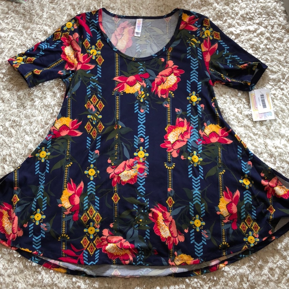 Brand new XXS LulaRoe Perfect Tee